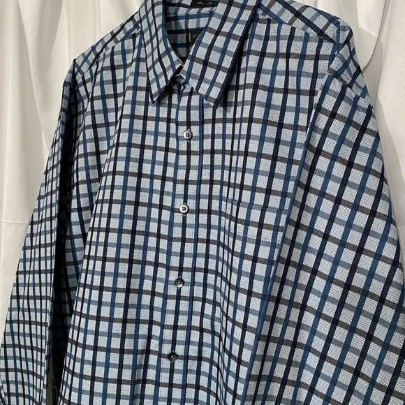 W.H Belk long sleeve button down XL - Picture 5 of 5